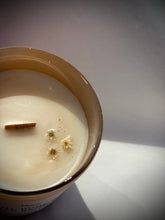 Load image into Gallery viewer, Lily buds & Golden Gardenia