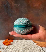 Load image into Gallery viewer, Alhajero candles
